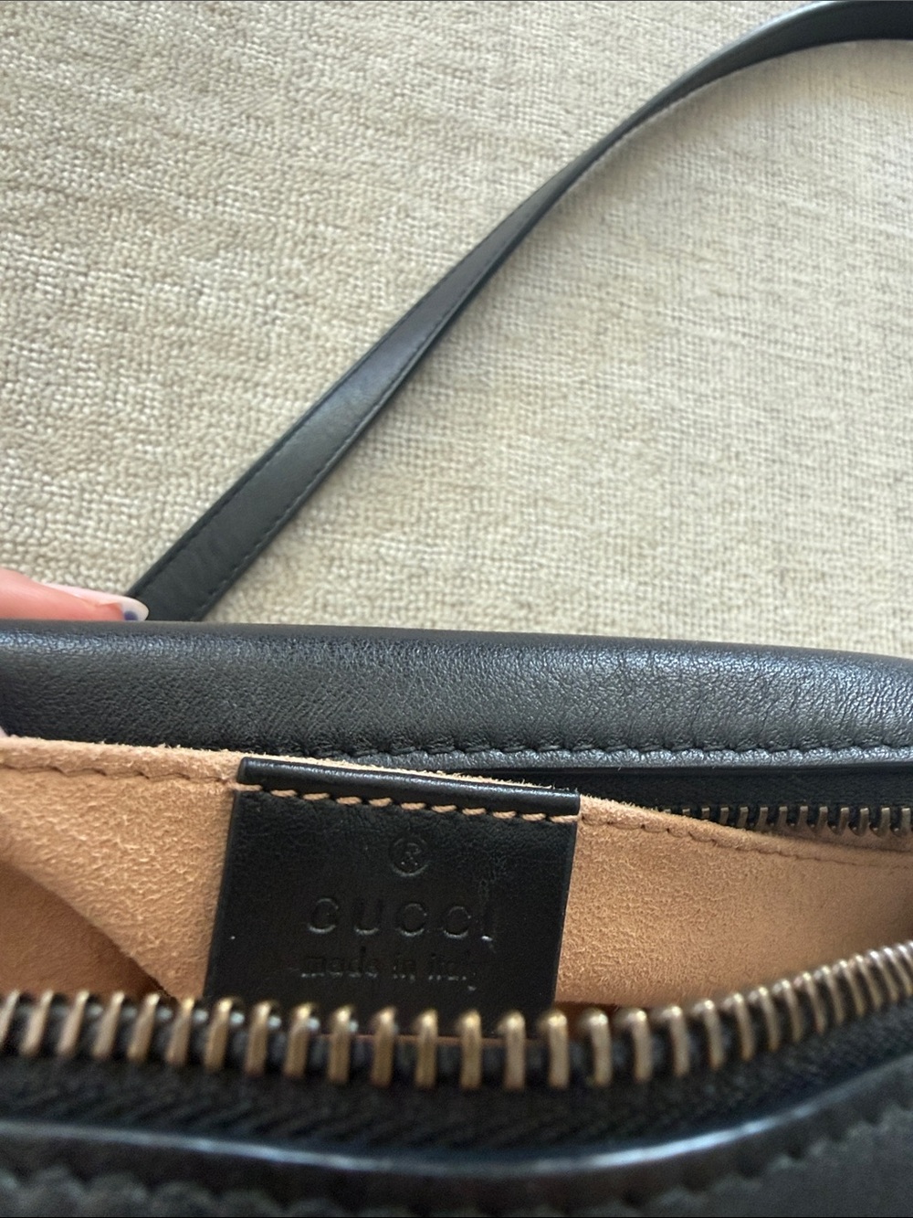 Gucci Black Matelassé GG Shoulder Crossbody Bag with Gold Hardware - Picture 4 of 4
